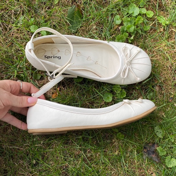 Spring white ballet flats - Picture 2 of 9
